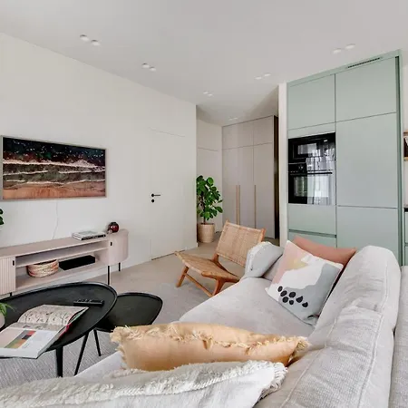 #stayhere - Brand New Unique Designer 1bdr In Trendy Neighbourhood *