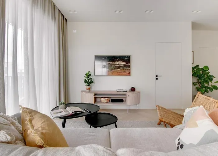 #stayhere - Brand New Unique Designer 1bdr In Trendy Neighbourhood Apartment