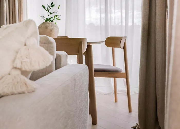 #stayhere - Brand New Unique Designer 1bdr In Trendy Neighbourhood Apartment