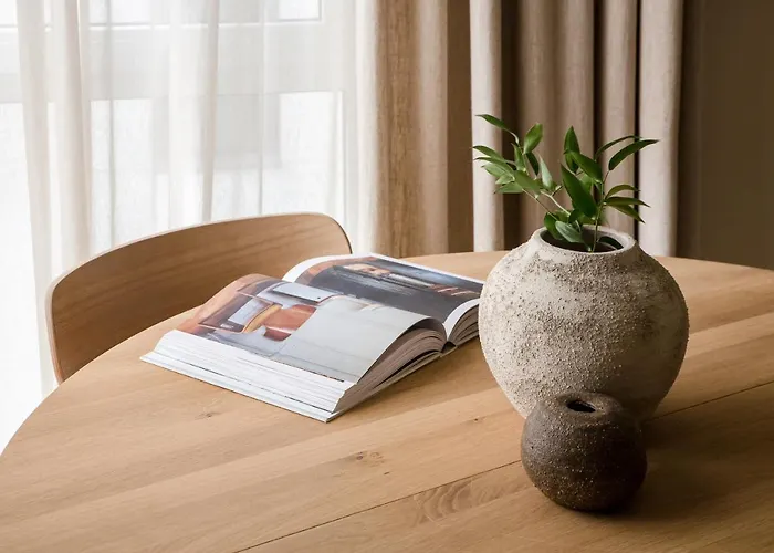 #stayhere - Brand New Unique Designer 1bdr In Trendy Neighbourhood Apartment *