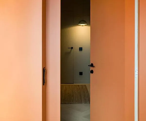 #stayhere - Brand New Unique Designer 1bdr In Trendy Neighbourhood